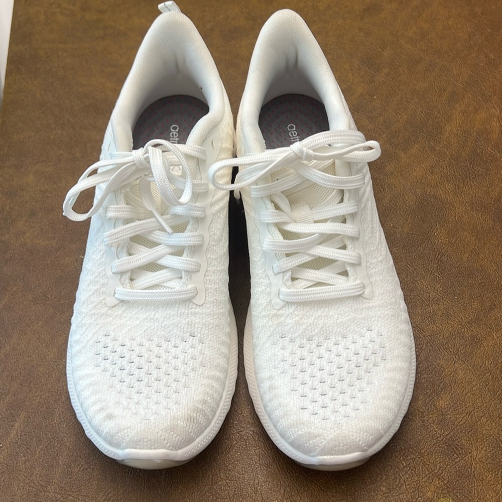 Aetrez Emery sneakers.